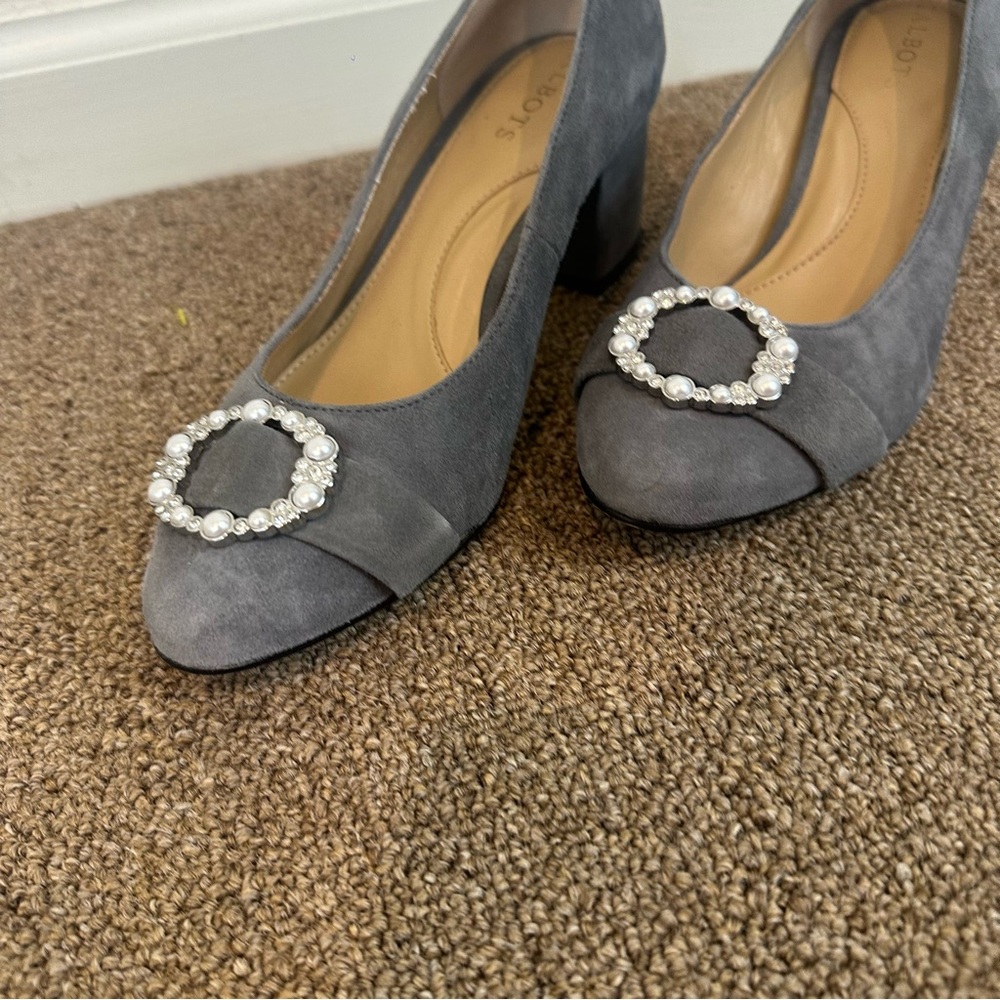 Talbots Isa Block Heel Pumps Pearl Buckle Gray Size 5.5M Women's - Picture 3 of 7
